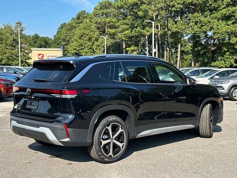 New 2025 Volkswagen Tiguan SE image 5