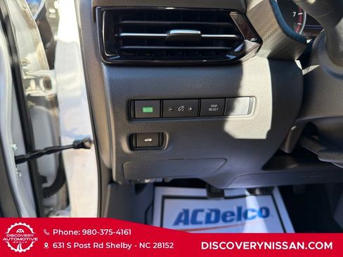 Certified 2020 Nissan Sentra SR w/ Lighting Package image 15