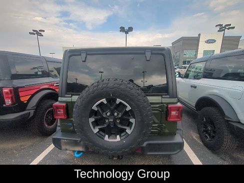 Used 2024 Jeep Wrangler Unlimited Rubicon 4xe w/ Technology Group AWD/4WD image 9