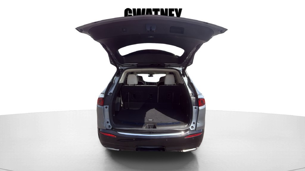 Used 2024 Buick Enclave Essence FWD image 11