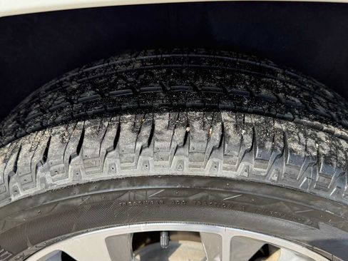 Used 2020 Chevrolet Traverse Premier AWD/4WD image 32