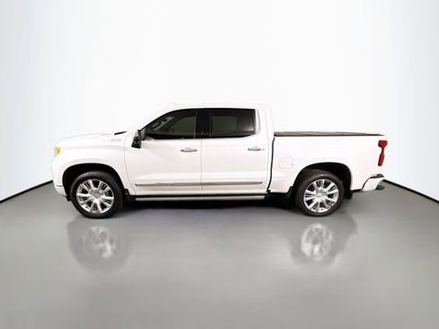 Used 2025 Chevrolet Silverado 1500 High Country w/ High Country Premium Package AWD/4WD image 4