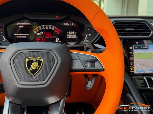 Used 2023 Lamborghini Urus S image 32