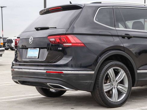 Used 2018 Volkswagen Tiguan SEL Premium FWD image 9