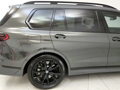Used 2025 BMW X7 M60i AWD/4WD image 30