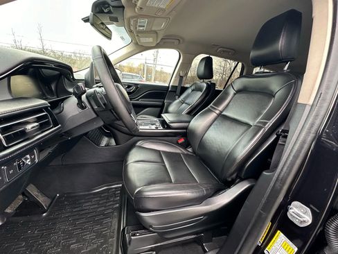 Used 2022 Lincoln Aviator AWD image 13