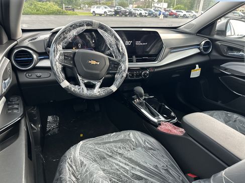 New 2026 Chevrolet Trax LT w/ Driver Confidence Package FWD image 7