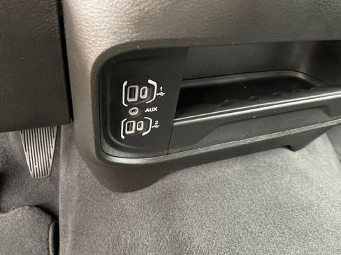 Used 2024 RAM 2500 Big Horn w/ Bed Utility Group image 36