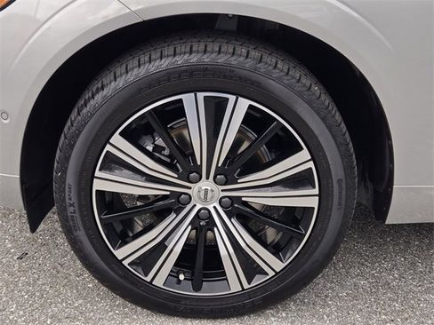 Certified 2022 Volvo XC60 B5 Inscription w/ Advanced Package image 12