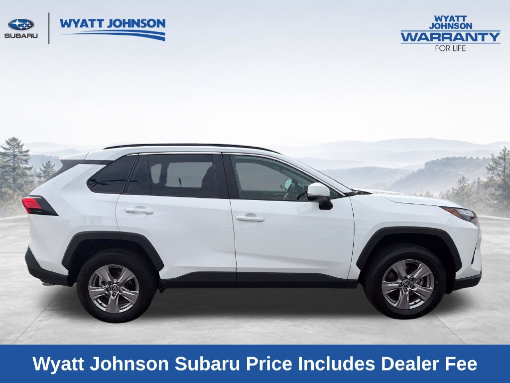 Used 2025 Toyota RAV4 XLE FWD image 11
