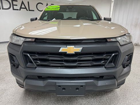 Used 2024 Chevrolet Colorado W/T RWD image 2