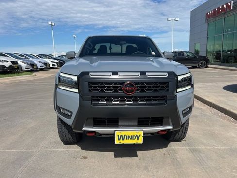 Used 2025 Nissan Frontier PRO-4X image 2