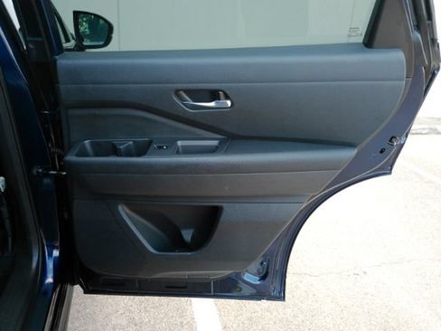 Used 2022 Nissan Pathfinder SV FWD image 21