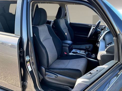 Used 2016 Toyota 4Runner SR5 image 7