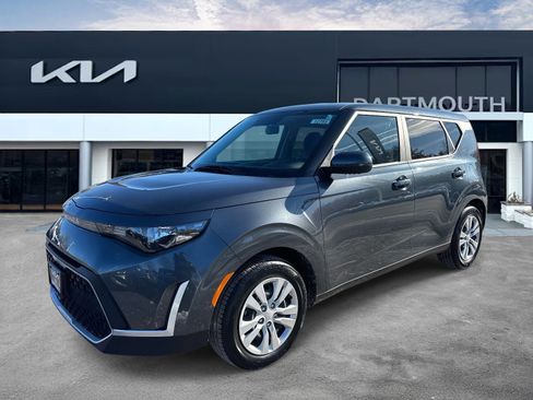 Used 2025 Kia Soul LX image 1