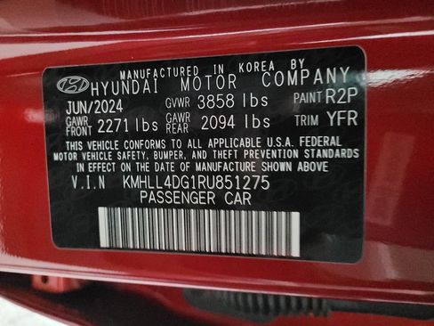 Used 2024 Hyundai Elantra SE image 33