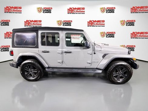 Used 2021 Jeep Wrangler Unlimited Sahara AWD/4WD image 18