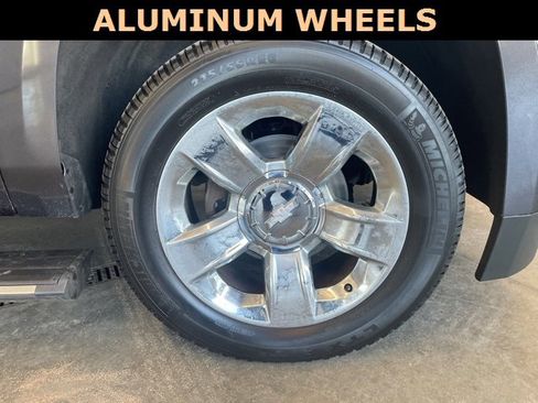 Used 2018 Chevrolet Suburban Premier image 10