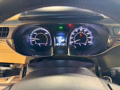 Used 2013 Toyota Avalon Limited image 16