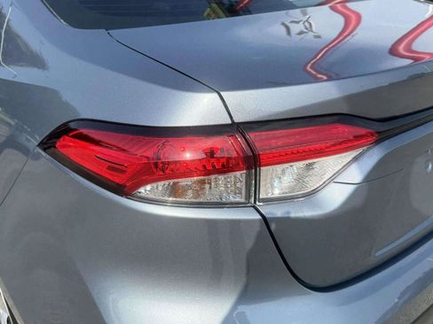Used 2025 Toyota Corolla LE FWD image 14