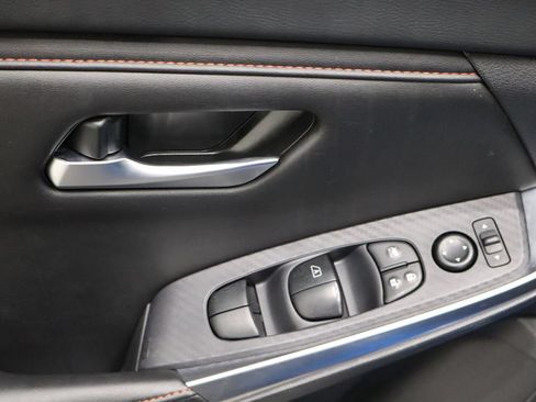 Used 2024 Nissan Sentra SR FWD image 17