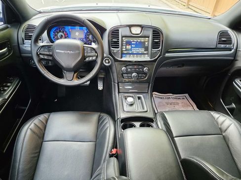 Certified 2023 Chrysler 300 C RWD image 10