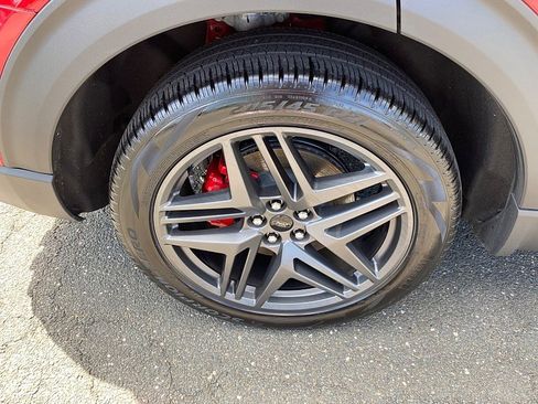 Certified 2025 Ford Explorer ST w/ Sun And Sound Package image 15