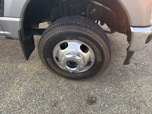 Used 2023 Ford F350 Lariat w/ Lariat Ultimate Package image 19