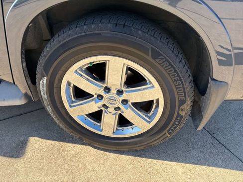 Used 2014 Nissan Armada Platinum w/ 2nd Row Captain Seat Package image 10