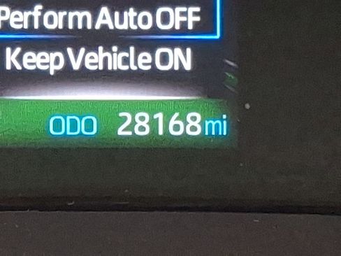 Used 2024 Toyota Sienna LE FWD image 16