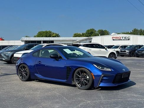 Used 2023 Toyota GR86 Premium RWD image 7