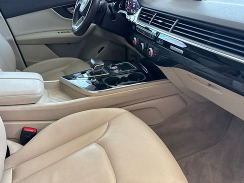 Used 2019 Audi Q7 3.0T Premium Plus w/ Premium Plus Package AWD/4WD image 18