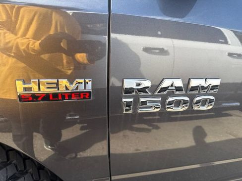 Used 2017 RAM 1500 Express AWD/4WD image 29