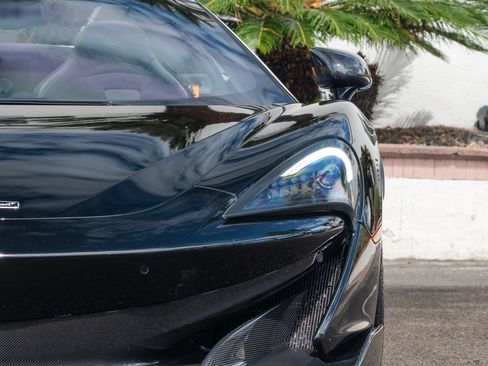 Used 2020 McLaren 600LT Spider RWD image 26