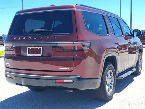 Used 2022 Jeep Wagoneer Series I AWD/4WD image 2