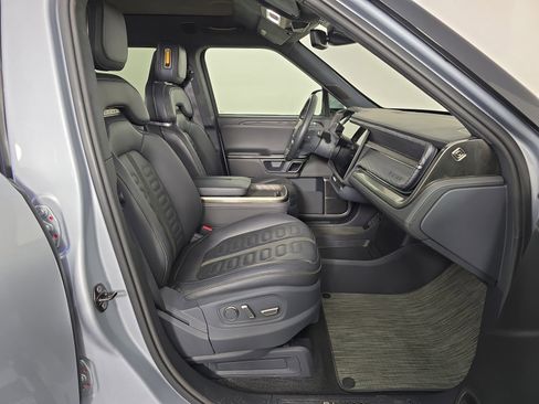 Used 2022 Rivian R1T Adventure AWD/4WD image 23