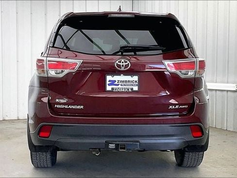 Used 2016 Toyota Highlander XLE image 4
