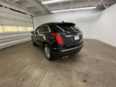 Used 2017 Cadillac XT5 Luxury image 4