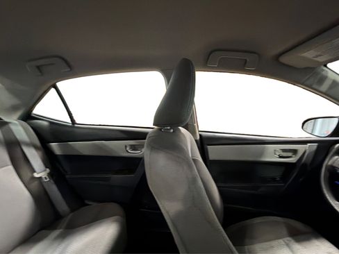 Used 2018 Toyota Corolla LE FWD image 37