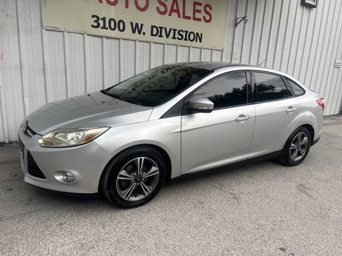 Used 2014 Ford Focus SE w/ SE Sport Package image 8