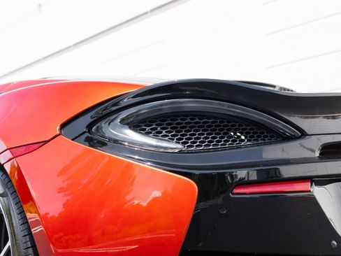 Used 2018 McLaren 570S RWD image 26