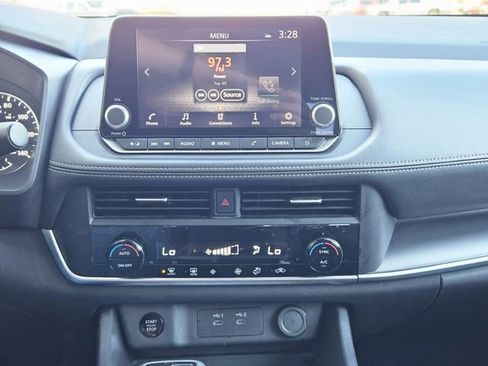 Certified 2024 Nissan Rogue SV image 22