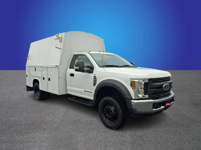 Used 2018 Ford F550 2WD Regular Cab Super Duty image 3