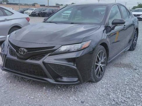 Used 2024 Toyota Camry SE FWD image 1