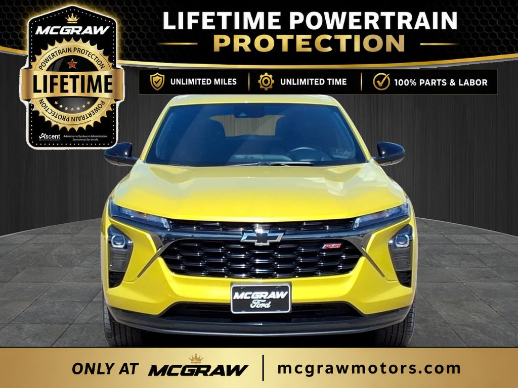 Used 2024 Chevrolet Trax RS w/ Driver Confidence Package FWD image 2
