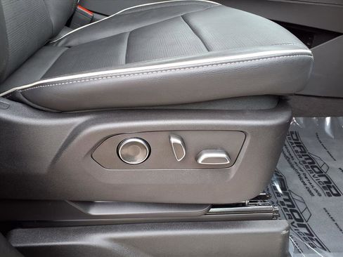 Certified 2025 Cadillac Escalade Premium Luxury image 10