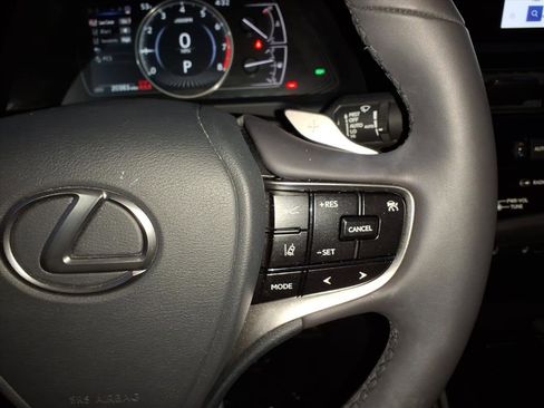 Certified 2023 Lexus ES 350 w/ Premium Package image 15