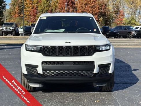 New 2025 Jeep Grand Cherokee L Altitude image 35