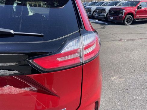 Used 2024 Ford Edge Titanium image 34
