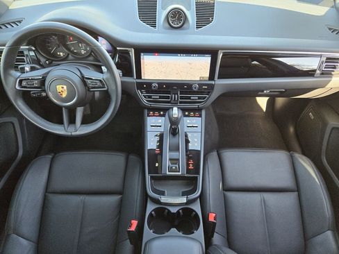 Used 2022 Porsche Macan image 31